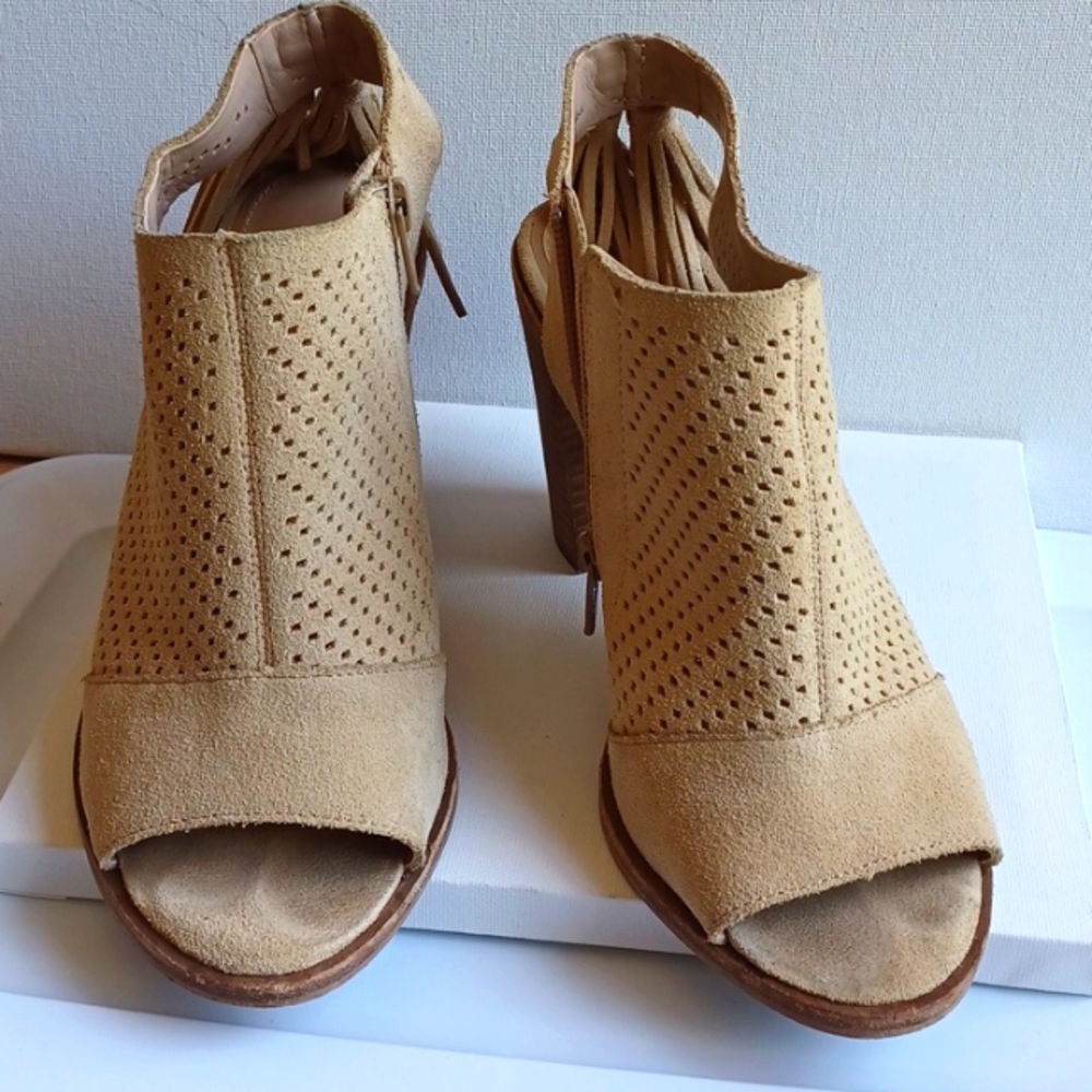 Gianni Bini size 6 heels